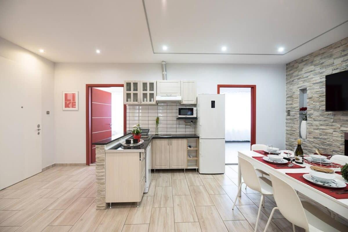 Ultra Central Large Home With Ac And Balcony Budapest Bagian luar foto