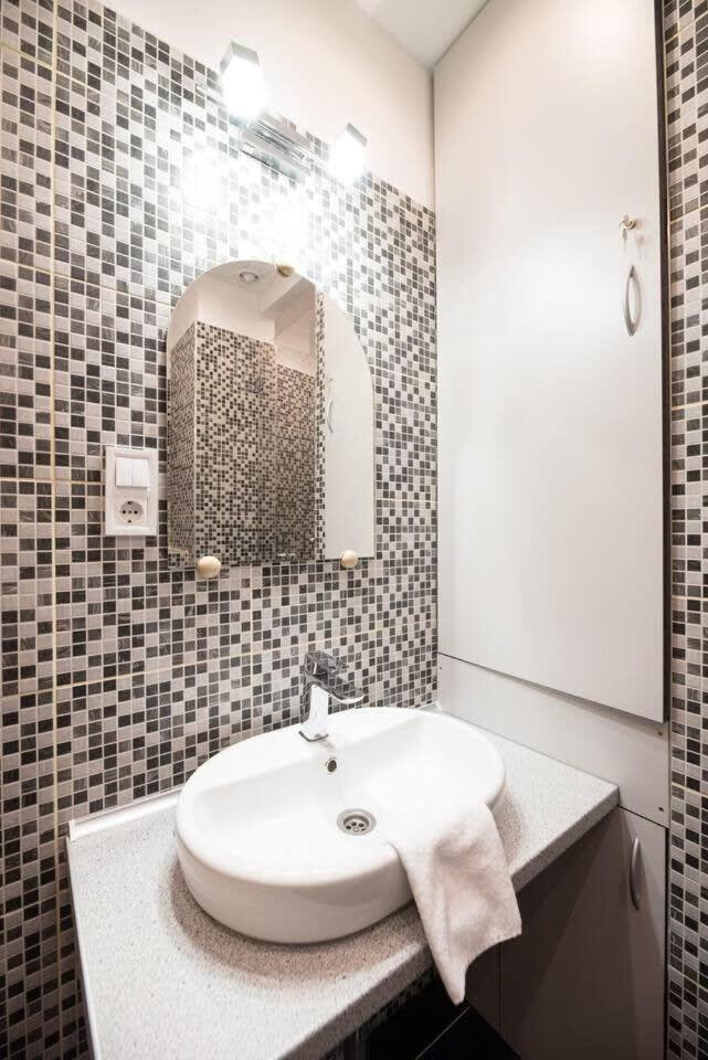 Ultra Central Large Home With Ac And Balcony Budapest Bagian luar foto